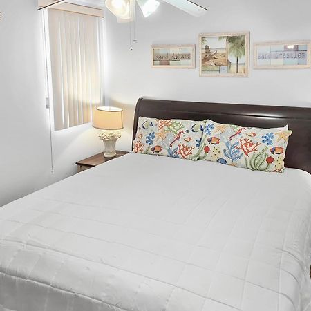 Is9-Cozy Upstairs Beachfront Condo - King Beds Fort Walton Beach Buitenkant foto